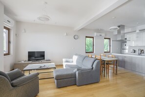 In-room safe, soundproofing, iron/ironing board, free WiFi - Sunbreeze Delux Vilas (Kuljace)