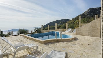 Private pool