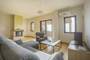 Deluxe Villa | In-room safe, soundproofing, iron/ironing board, free WiFi - Sunbreeze Delux Vilas (Kuljace)