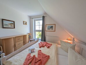2 bedrooms, WiFi, bed sheets