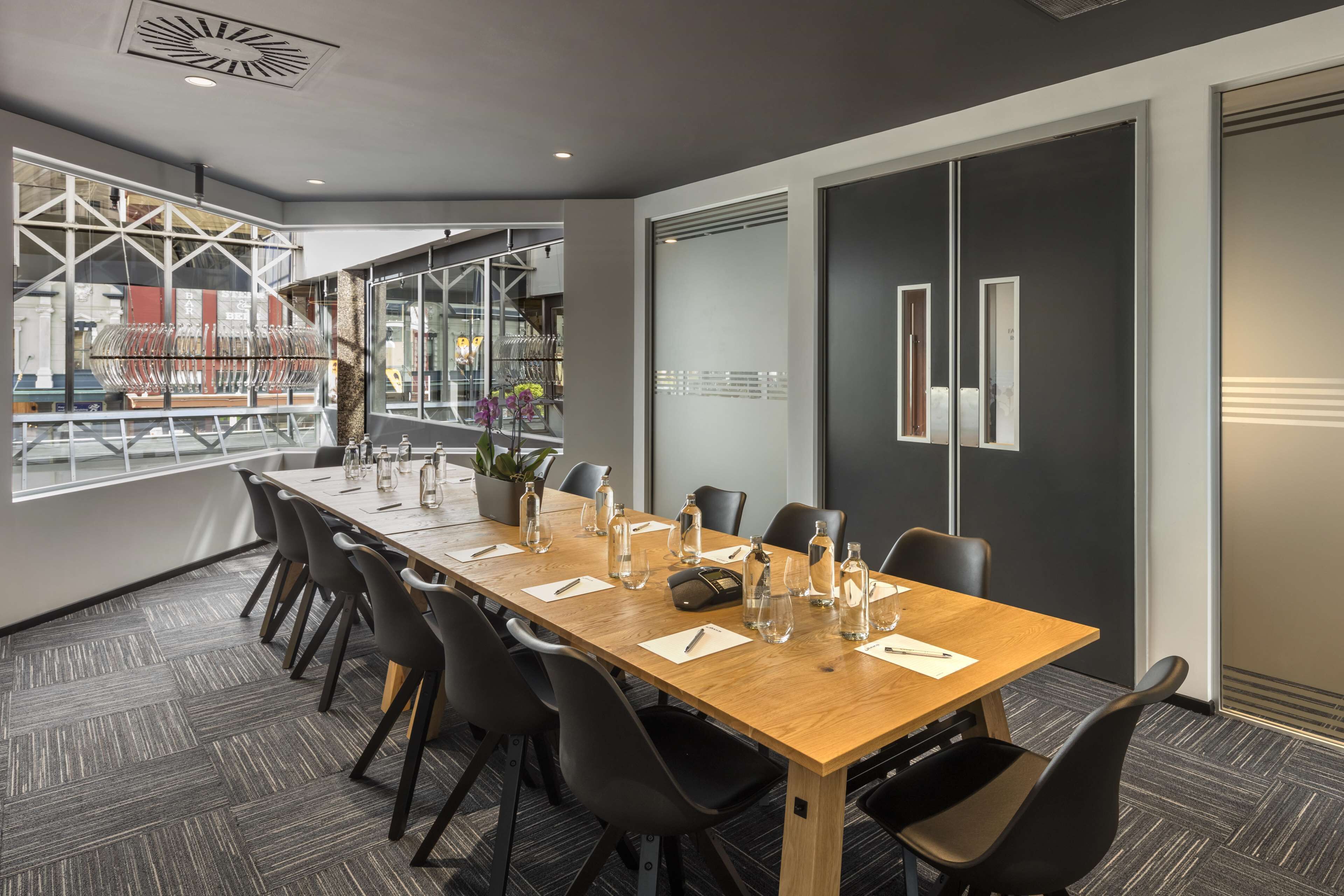 Photo - Oaks Wellington Hotel