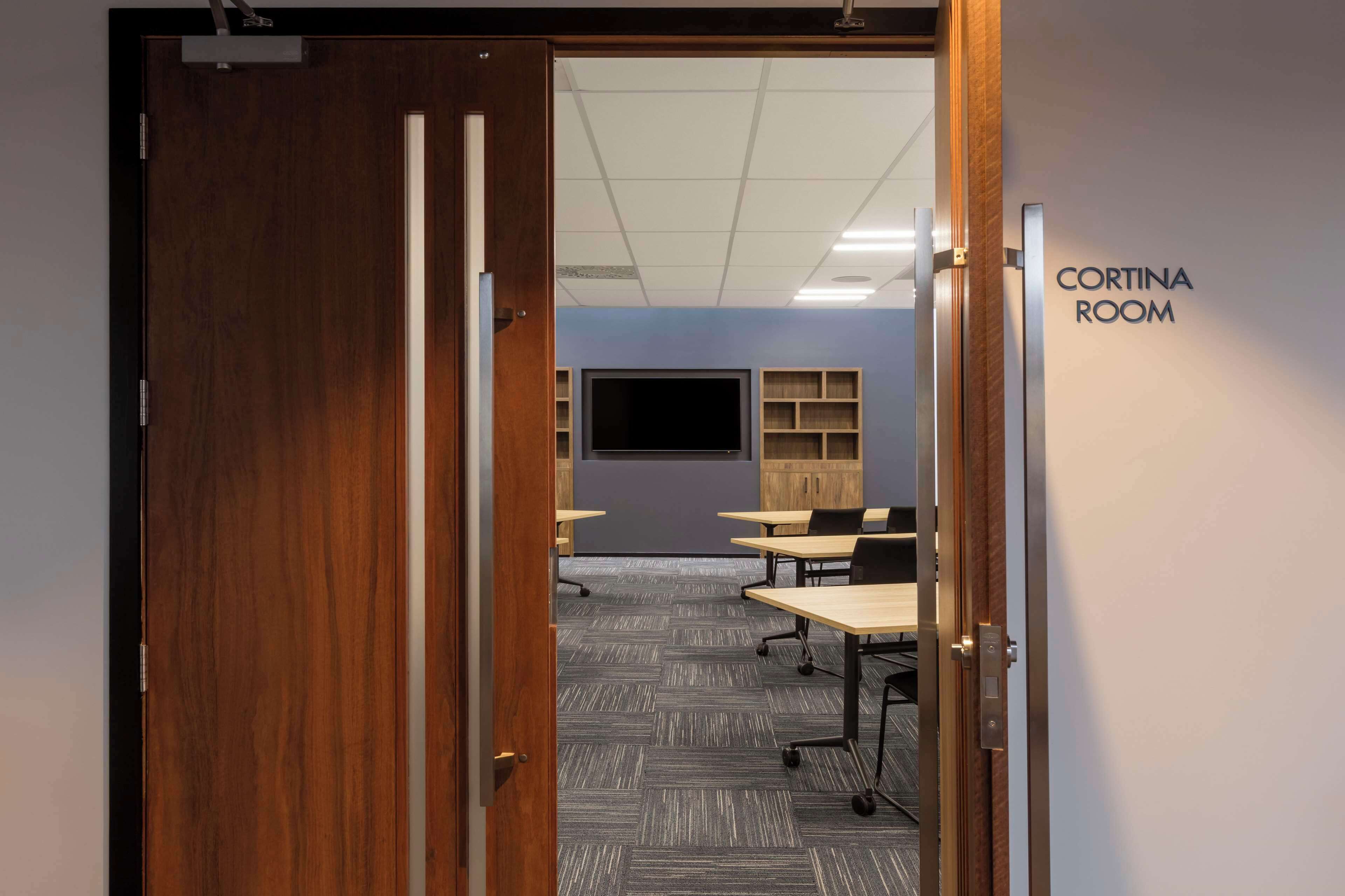 Photo - Oaks Wellington Hotel