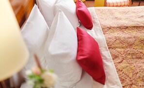 Superior Doppelzimmer Residenz | Individually furnished, desk, laptop workspace, blackout curtains - Hotel Hohenhaus (Herleshausen)