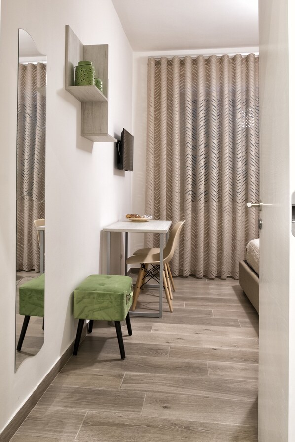 Standard-Doppelzimmer, 1 Queen-Bett | Bettwäsche aus ägyptischer Baumwolle, hochwertige Bettwaren