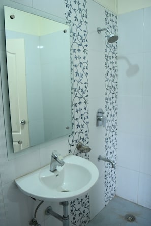 Deluxe Double or Twin Room, 1 Bedroom | Bathroom | Shower, rainfall showerhead, free toiletries, hair dryer - Ganga Darshanam Guest House (Varanasi)
