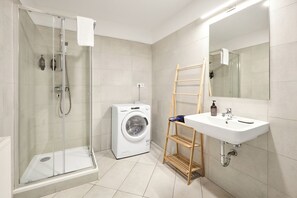 Junior Apartment | Bathroom - Honest SMICHOV (Prague)