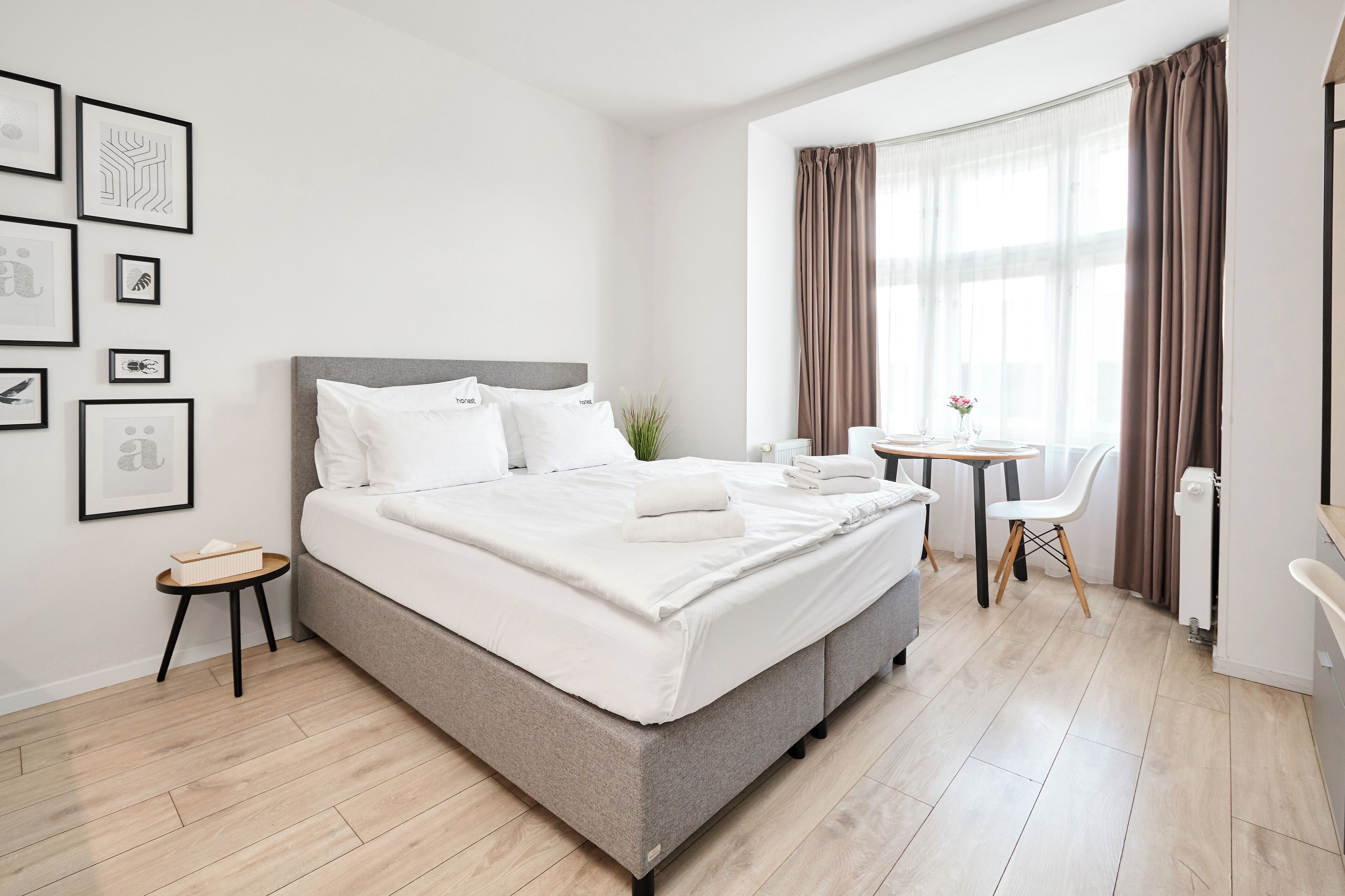 Comfort Studio | Desk, blackout drapes, iron/ironing board, free WiFi