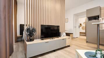 Classic Studio | Ruang tamu | TV skrin rata