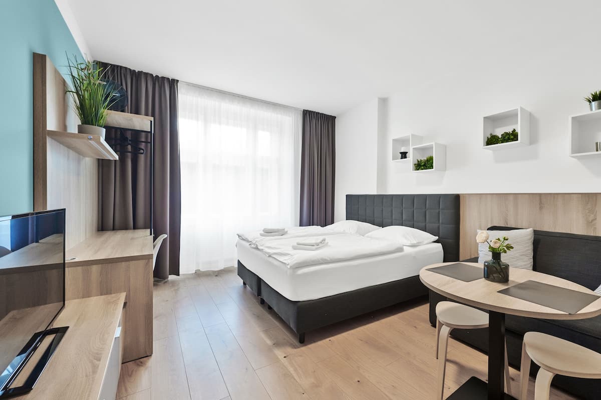 Superior studio | 1 slaapkamer, een bureau, verduisterende gordijnen