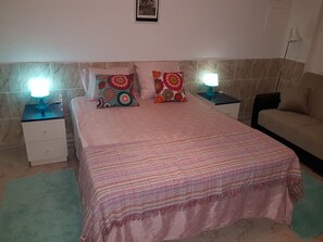 2 bedrooms, WiFi, bed sheets