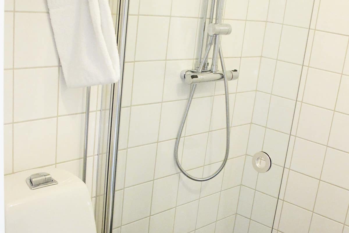 blackout curtains, iron/ironing board, free cots/infant beds