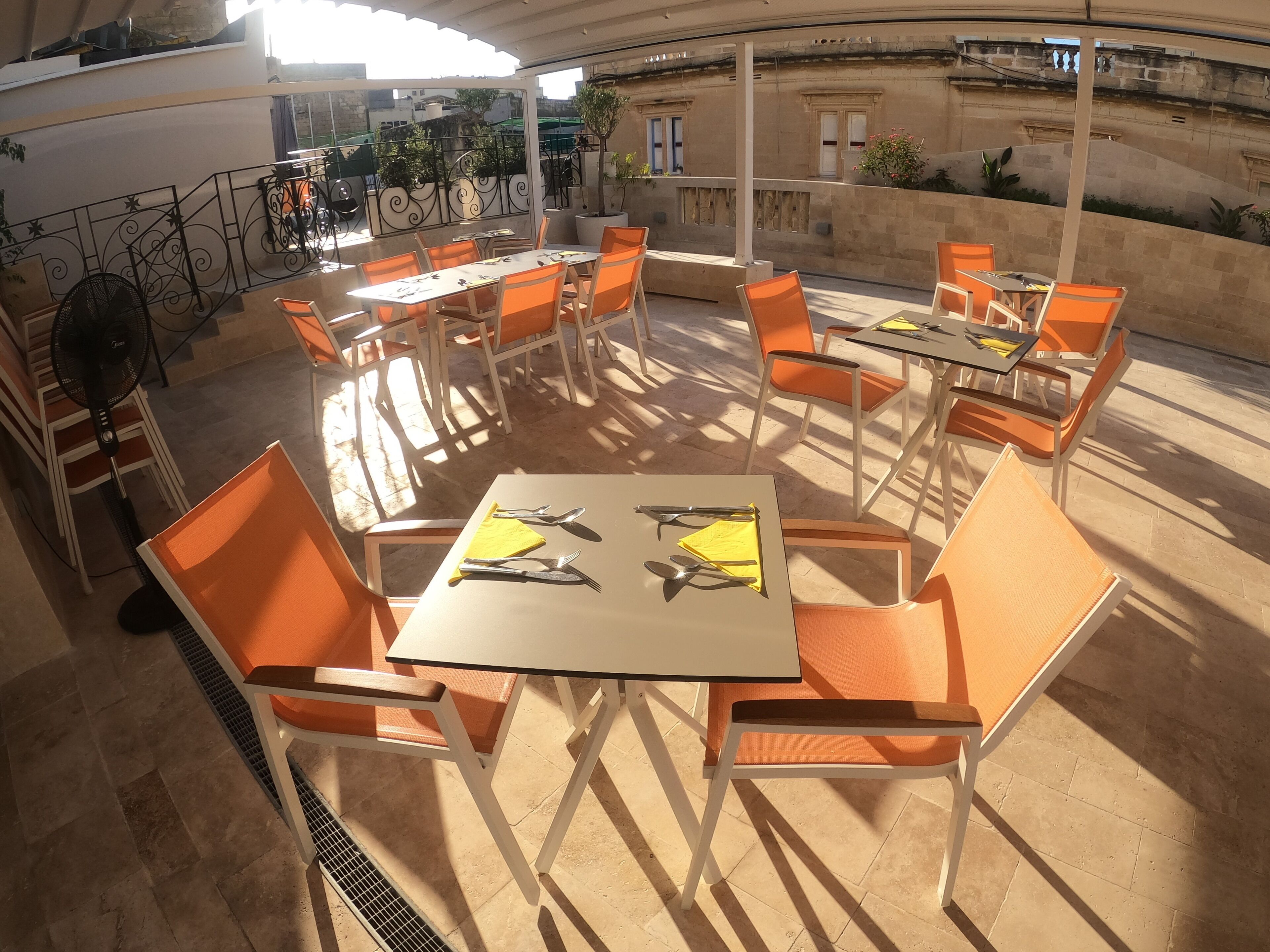 Foto - The Maltese Sun