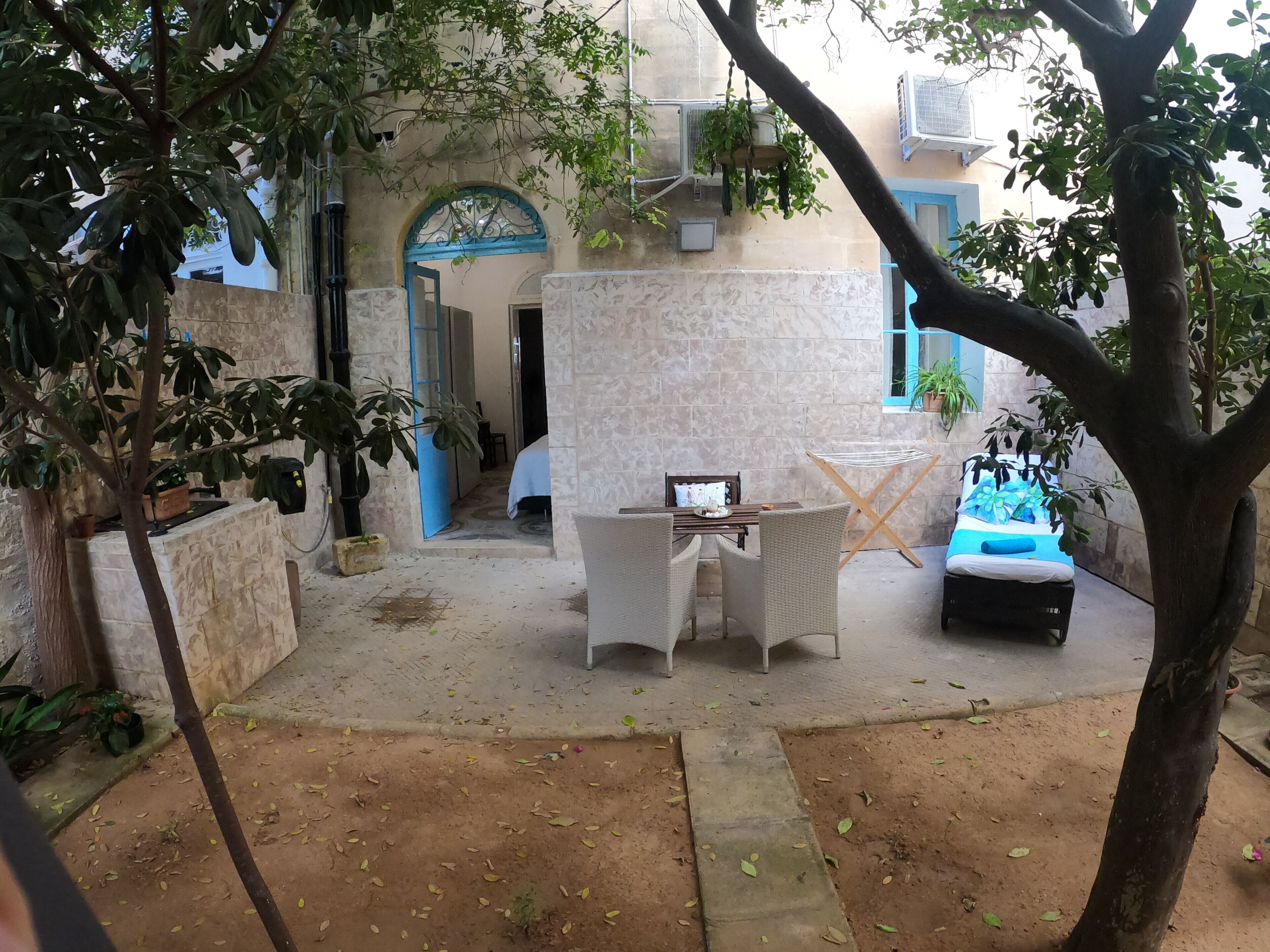 Foto - The Maltese Sun