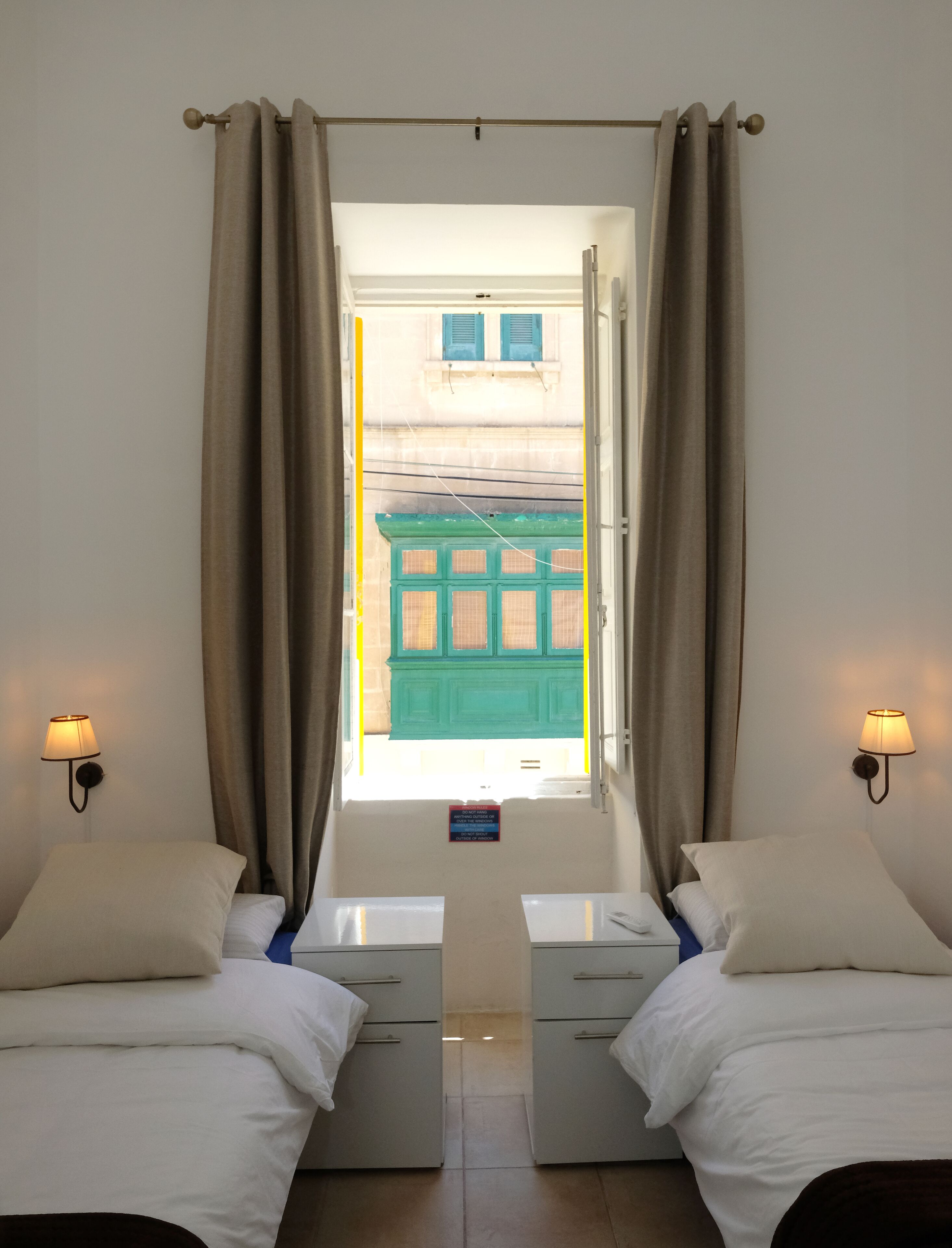 Foto - The Maltese Sun