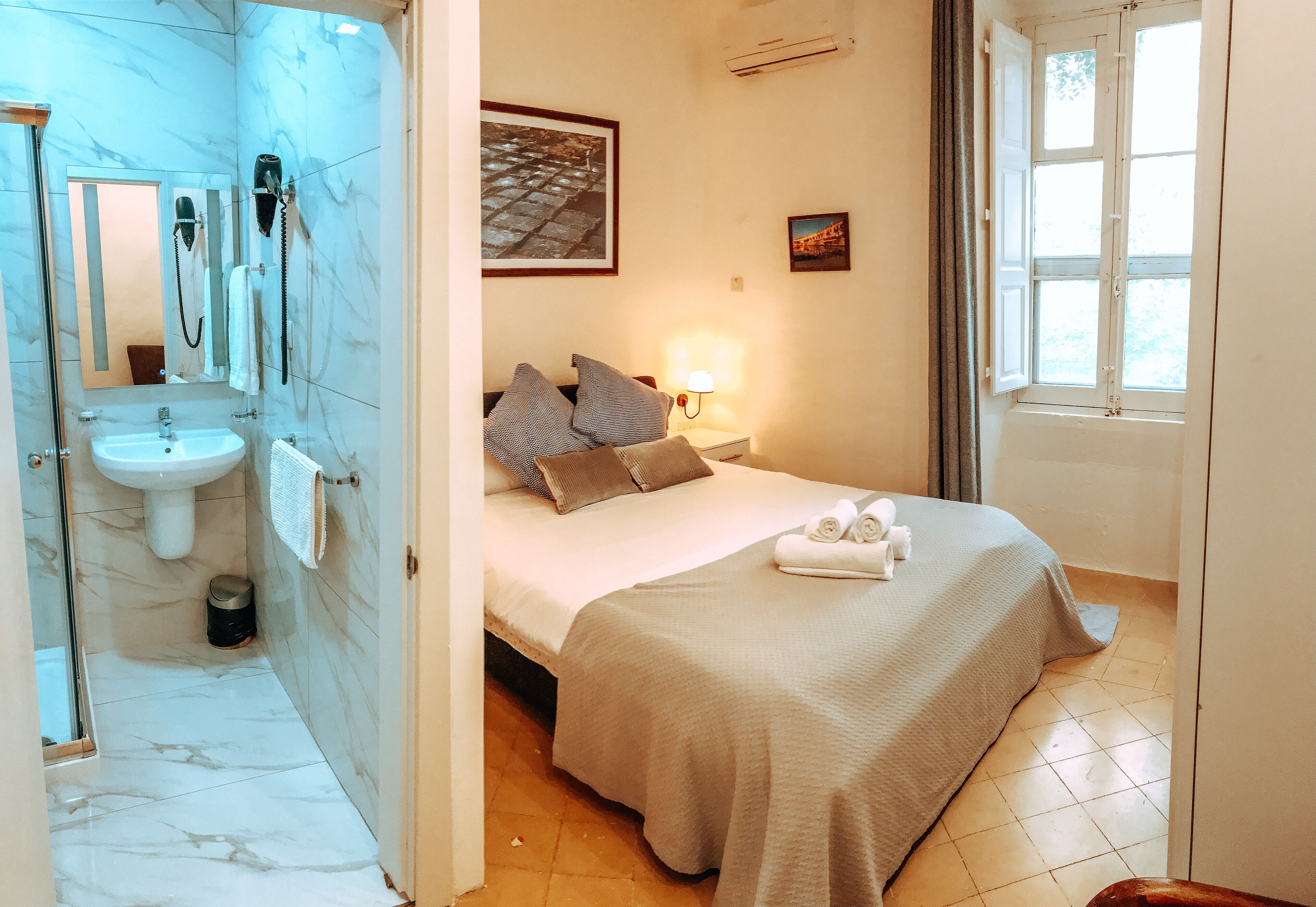 Foto - The Maltese Sun