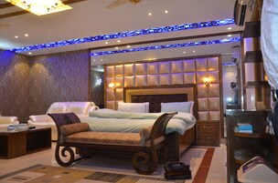 1 habitación, cortinas blackout y sistema de insonorización 