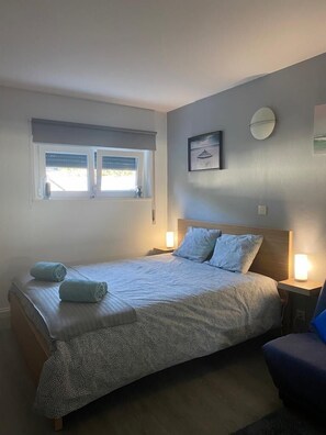 Individually decorated, iron/ironing board, free WiFi, bed sheets - Cabedelo Seaside (Viana do Castelo)