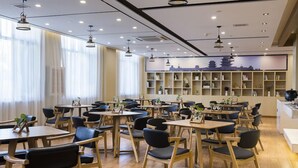 Desayuno buffet incluido todos los días 