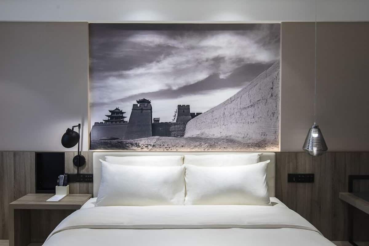 Habitación individual superior, 1 cama Queen size | Ropa de cama de alta calidad, edredón y camas con efecto memoria