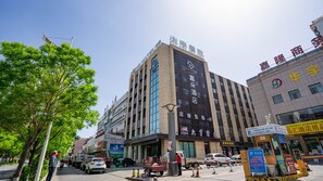 Exterior - Jtour Hotel (Jiayuguan)