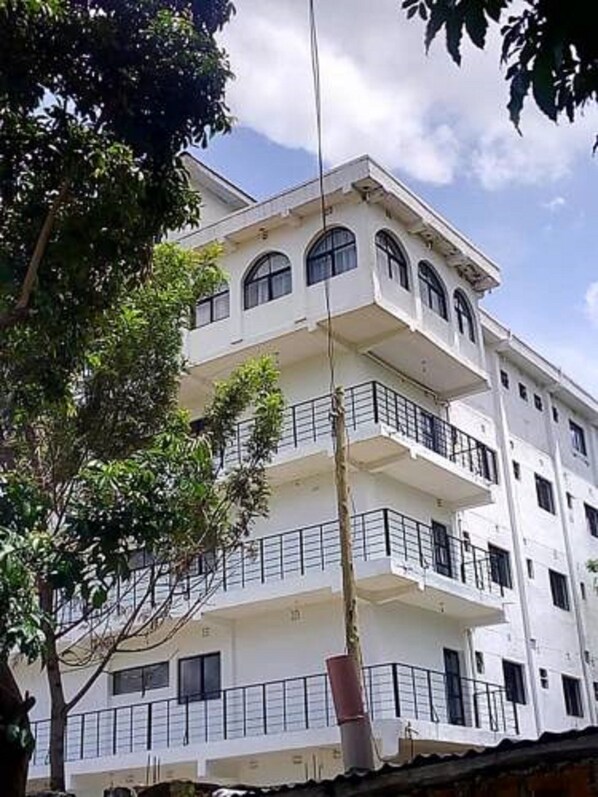 Exterior detail - Swan Hotel (Webuye)