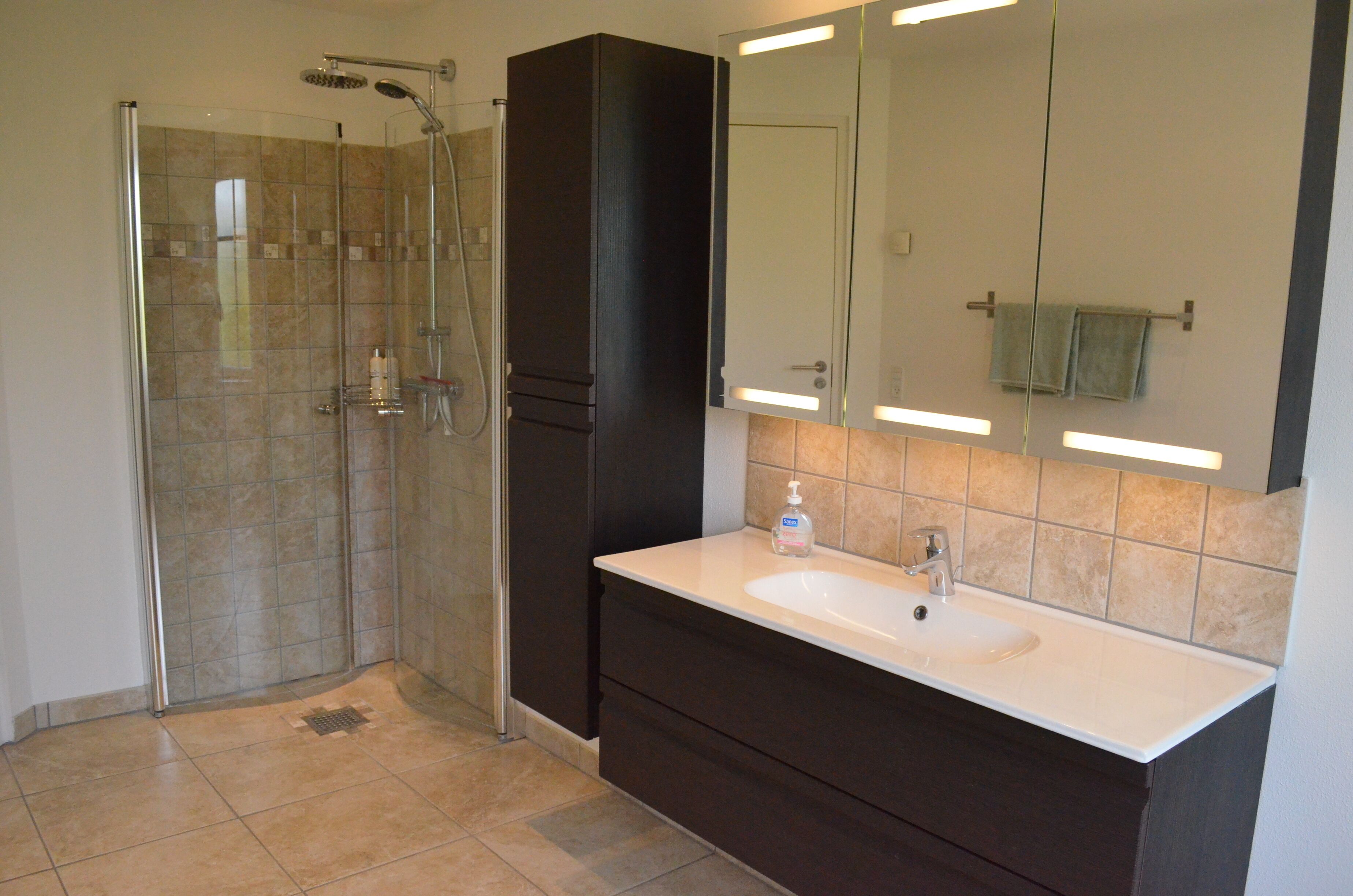 panorama | bathroom | shower, bathrobes, towels, soap