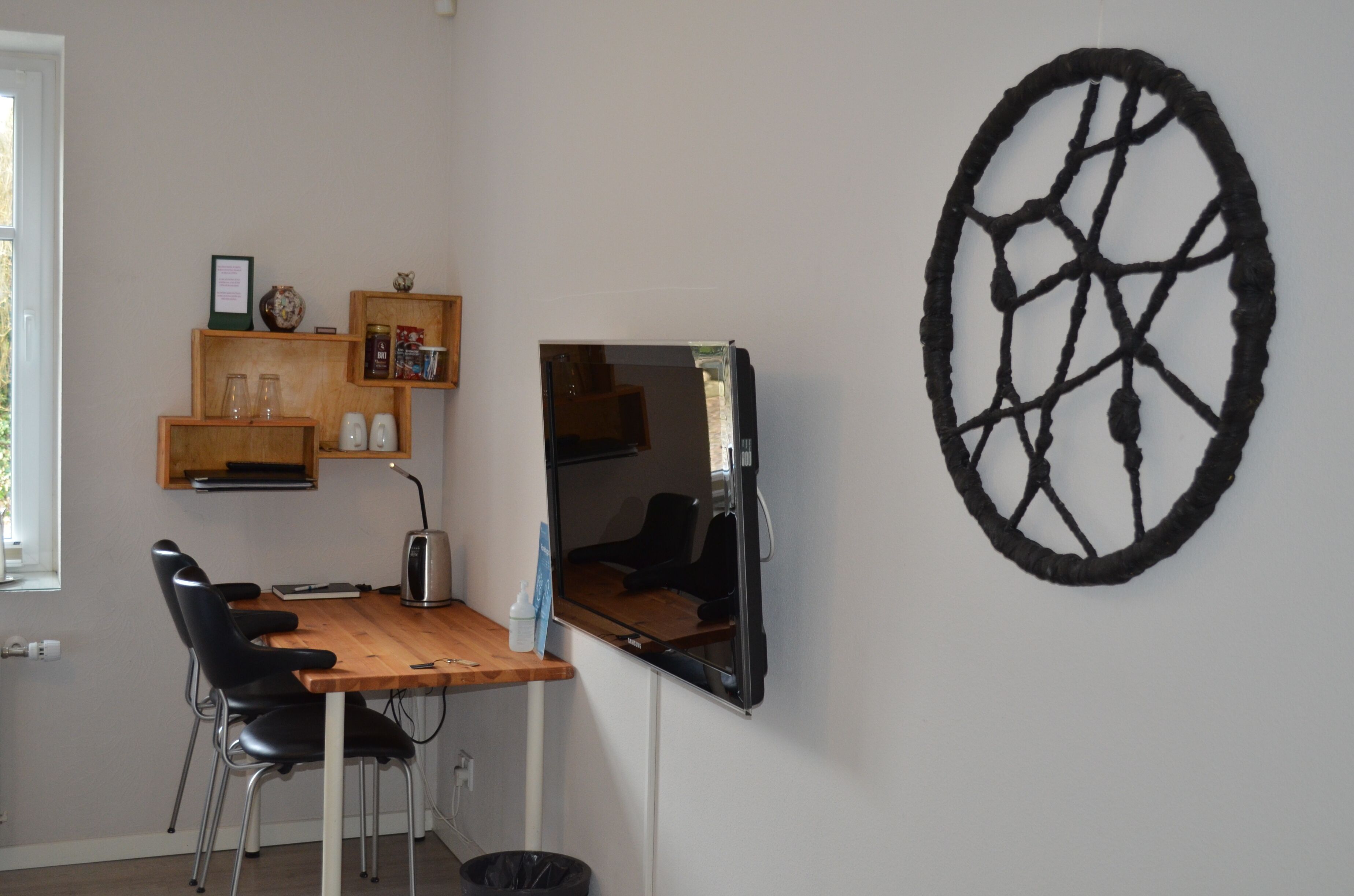 room (løv) | 1 bedroom, hypo-allergenic bedding, down duvets, individually decorated