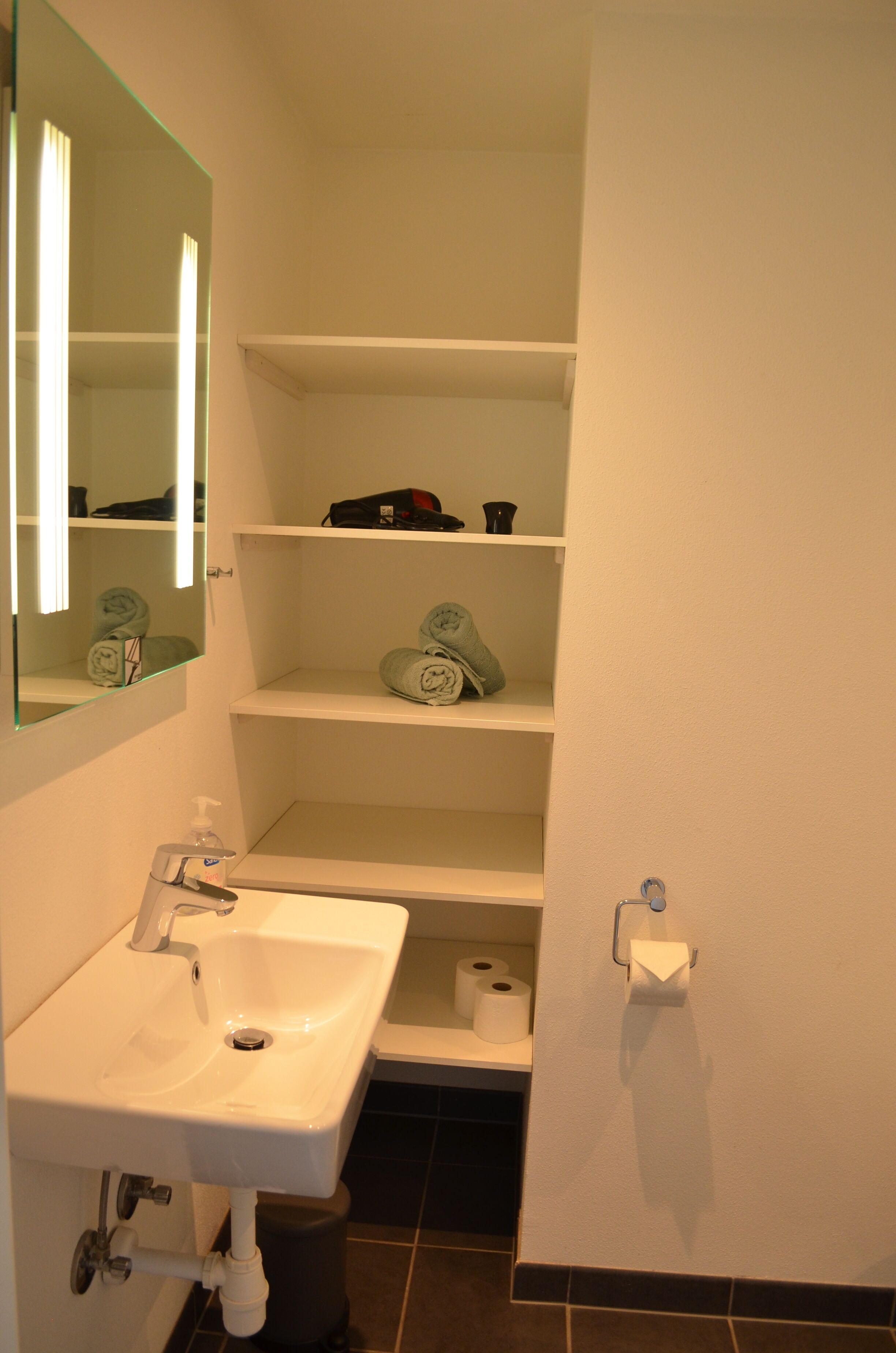 studio (hyggen) | bathroom | shower, bathrobes, towels, soap