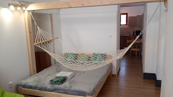 1 quarto, berço de viagem, Wi-Fi de cortesia, roupa de cama