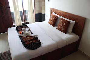 Deluxe Double Room | Rollaway beds, free WiFi