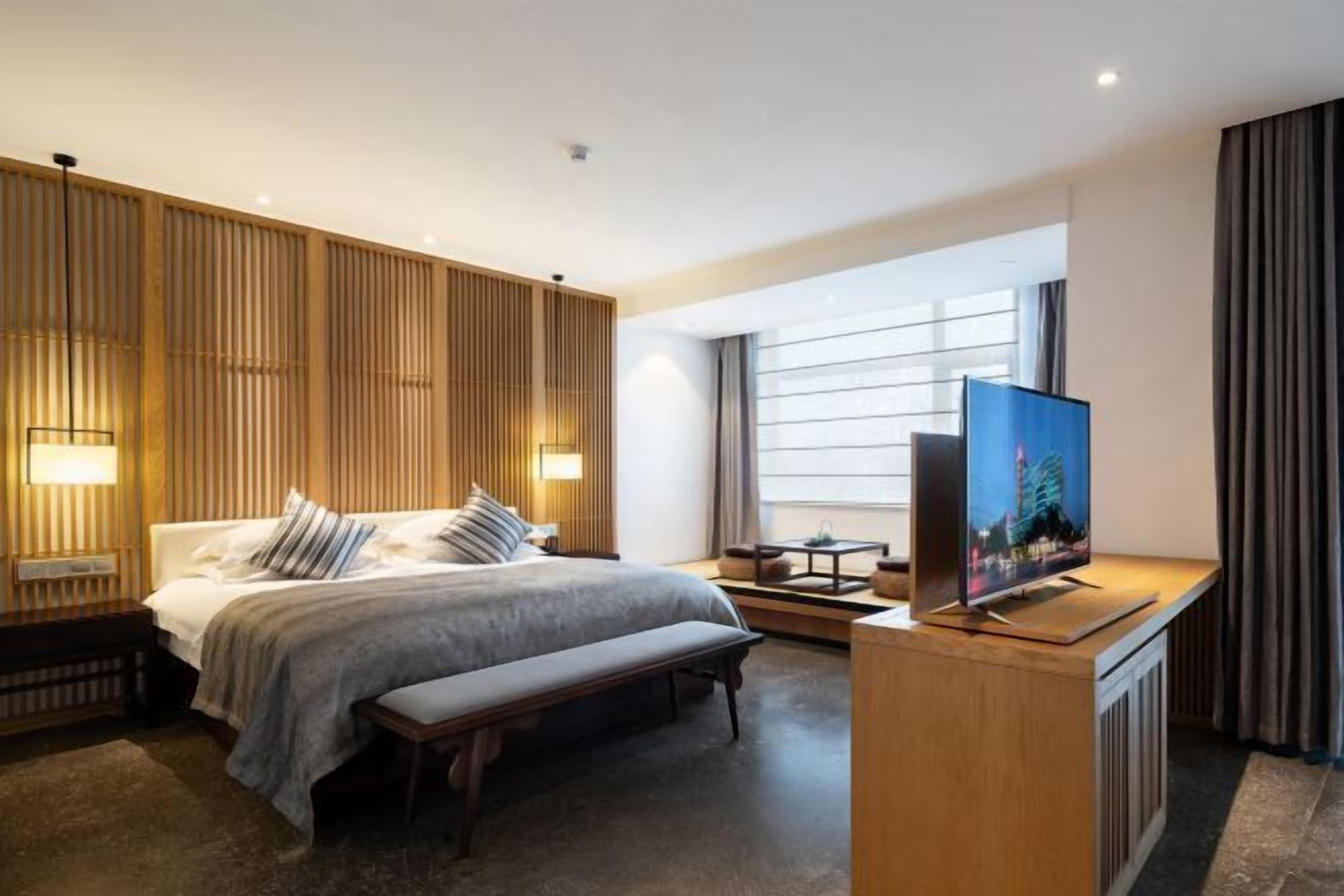 Schreibtisch, Verdunkelungsvorhänge, Babybetten, Zustellbetten