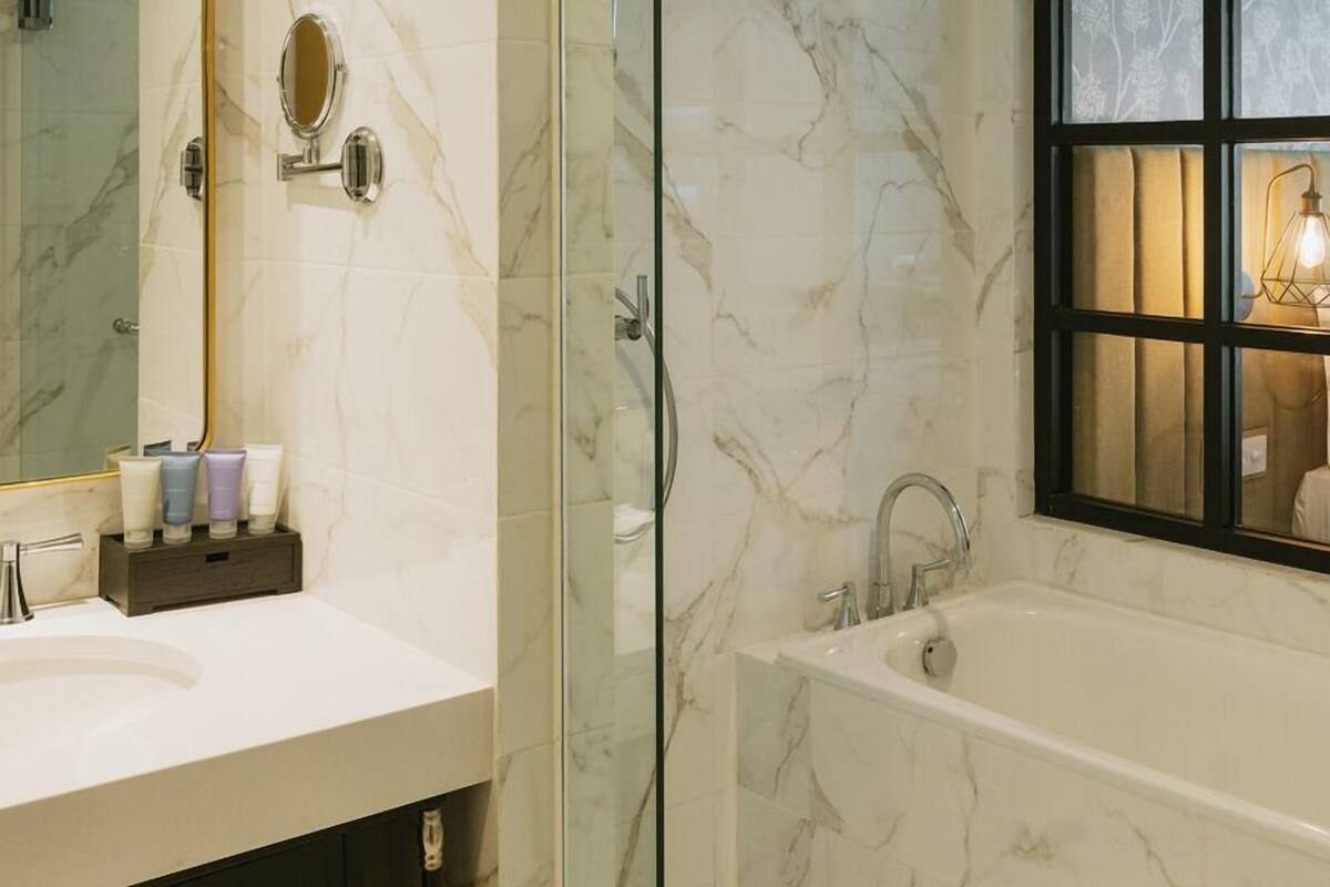 junior suite | premium bedding, free minibar, in-room safe, blackout curtains