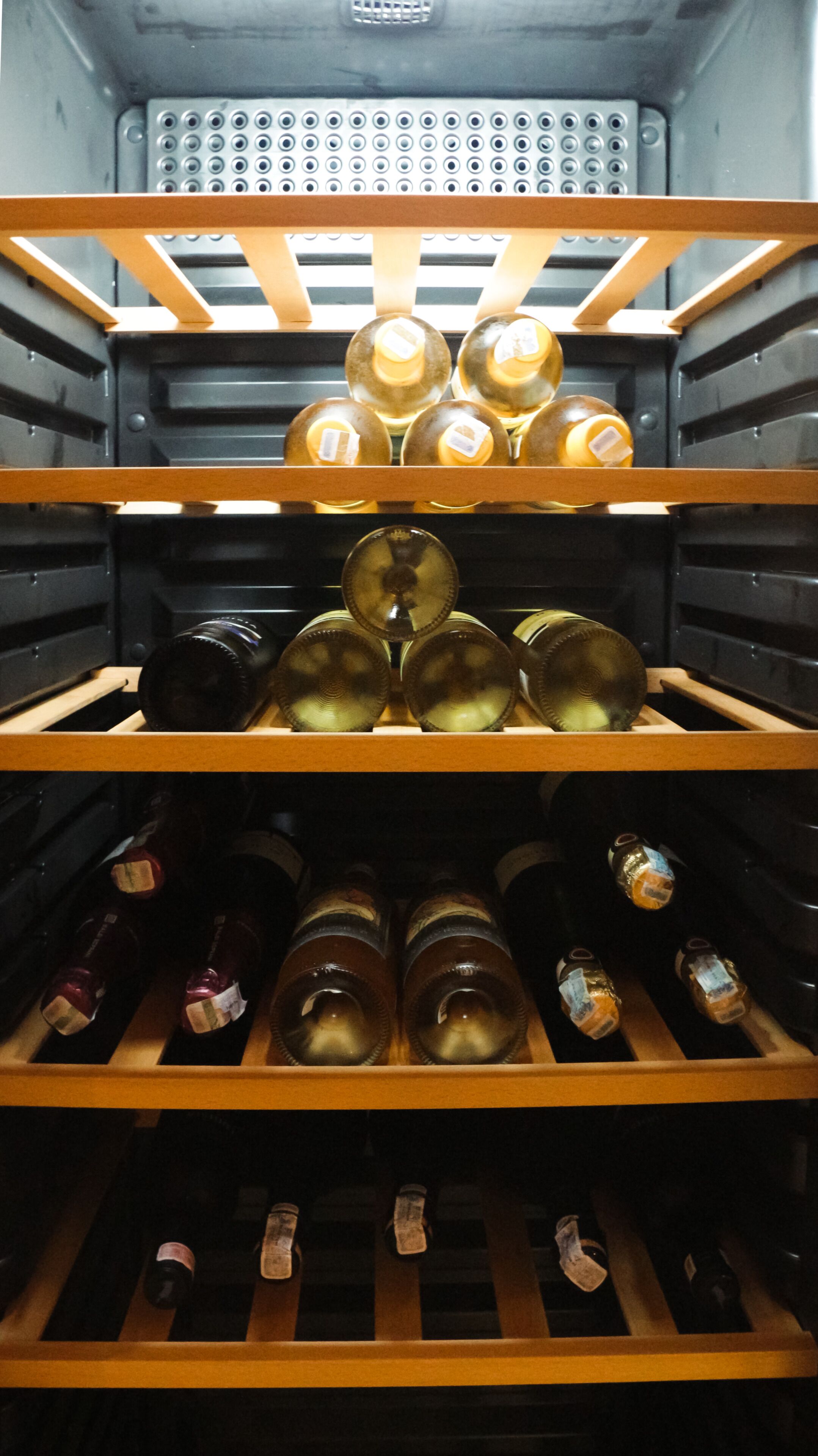 breakfast, lunch and dinner served