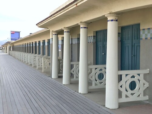Appartement familial avec toit et à quelques minutes de la plage.