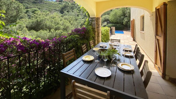 Outdoor dining - Holiday rental villa with swimming pool in Begur, Sa Tuna (Begur)