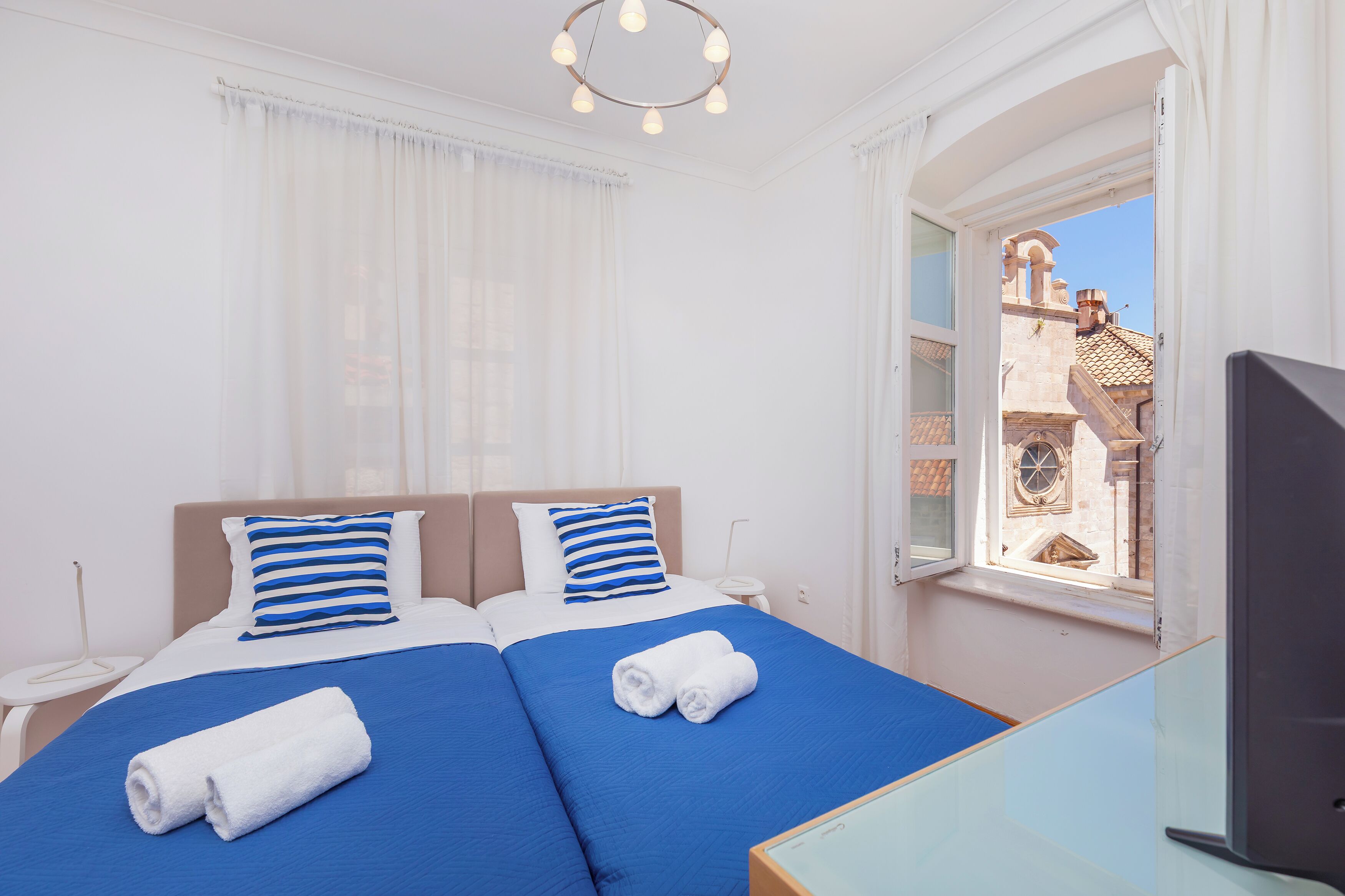 Standaard appartement | Luxe beddengoed, geluiddichte muren, een strijkplank/strijkijzer