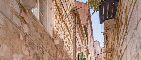 Façana frontal de l'allotjament