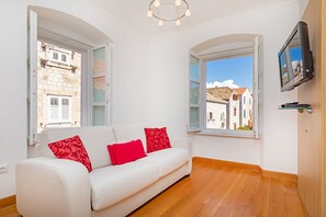Standard Apartment | Living area | Flat-screen TV - Apartments Feri (Dubrovnik)