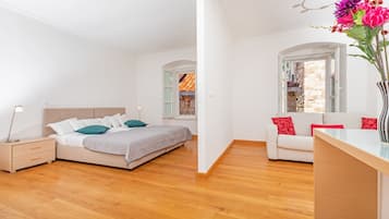 Departamento estándar | Ropa de cama de alta calidad y insonorización