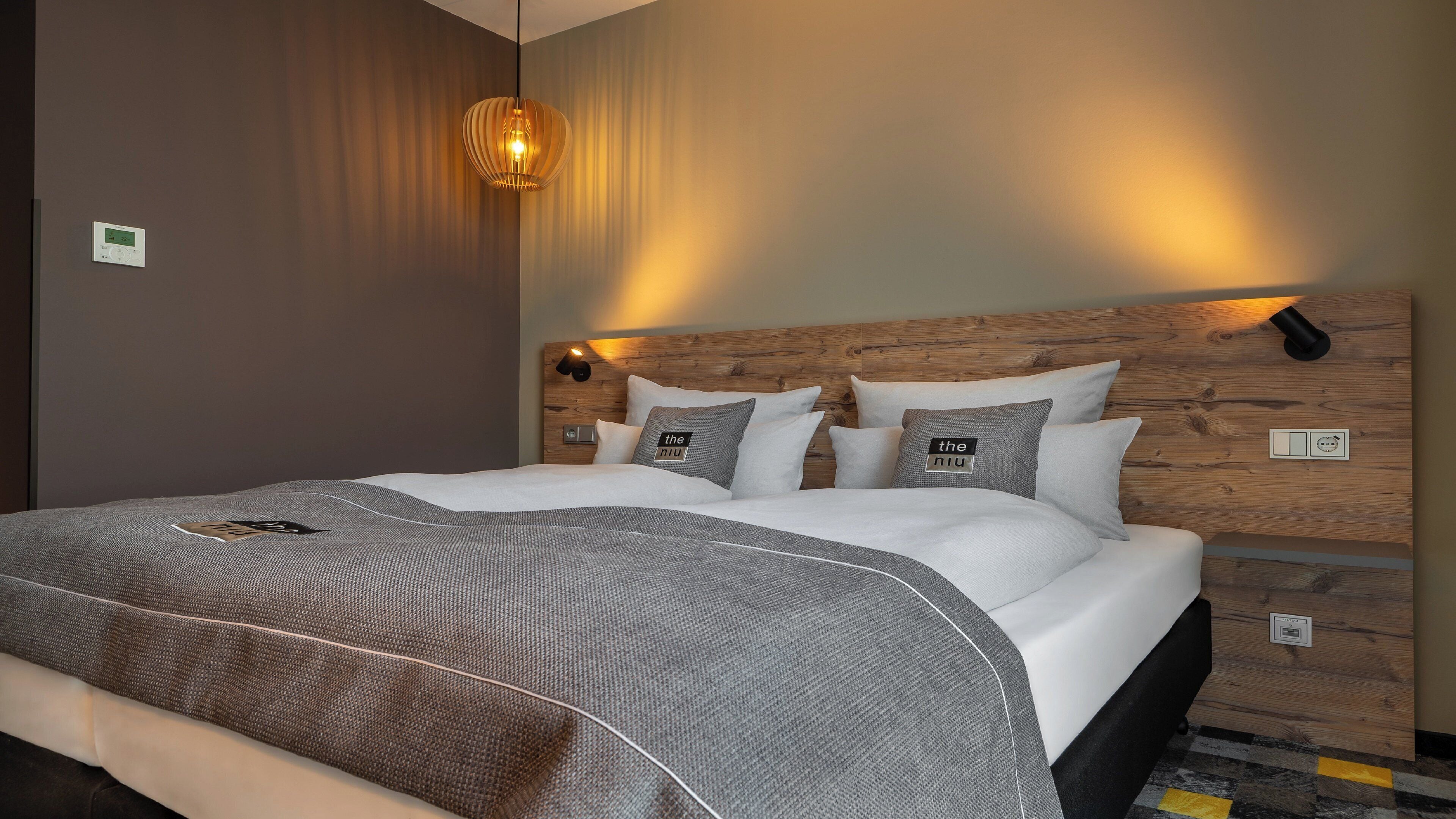 Premium-Zimmer, 1 Queen-Bett | Hochwertige Bettwaren, Zimmersafe, schallisolierte Zimmer