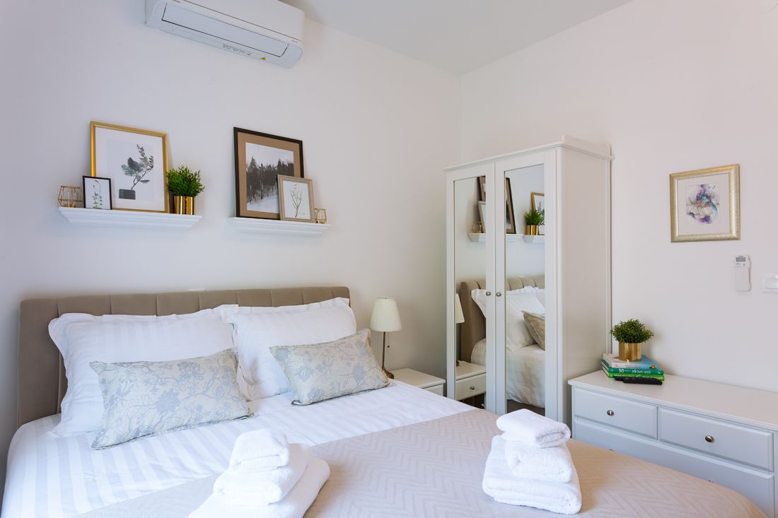 Standard Apartment | Soundproofing, iron/ironing board, free cribs/infant beds, free WiFi