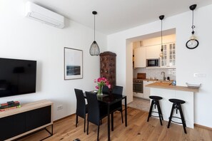 Standard Apartment | Living area | Flat-screen TV - Apartment Gatsby (Zagreb)