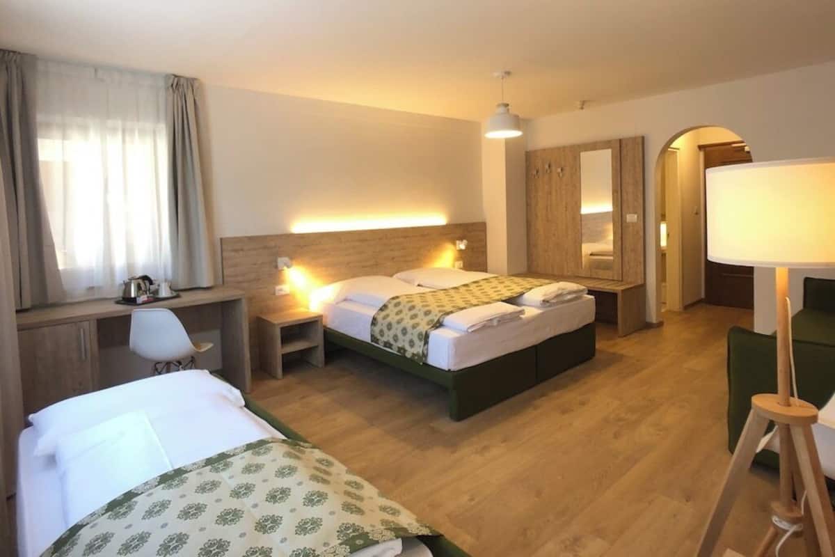 1 habitación, minibar y caja de seguridad en la habitación