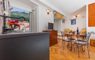 Apartamento | Área de estar | TV de tela plana