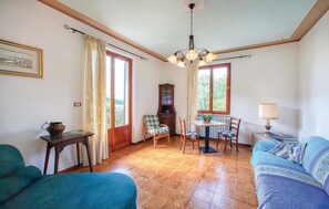 Fernseher, Kamin, Tischfußball