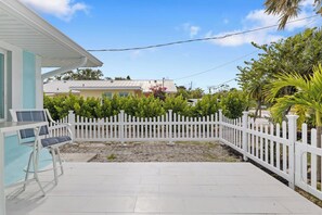 House, Private Bathroom (PALM RETREAT) | Terrace/patio
