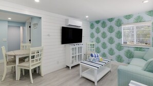 Cottage, kamar mandi pribadi (#2 Sandpiper) | Area keluarga