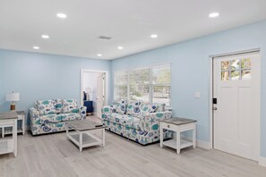 House, Private Bathroom (PALM RETREAT) | Ruang tamu | 50 inci sebuah televisyen pintar dengan kabel, TV, Netflix