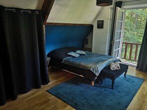 3 bedrooms, iron/ironing board, bed sheets