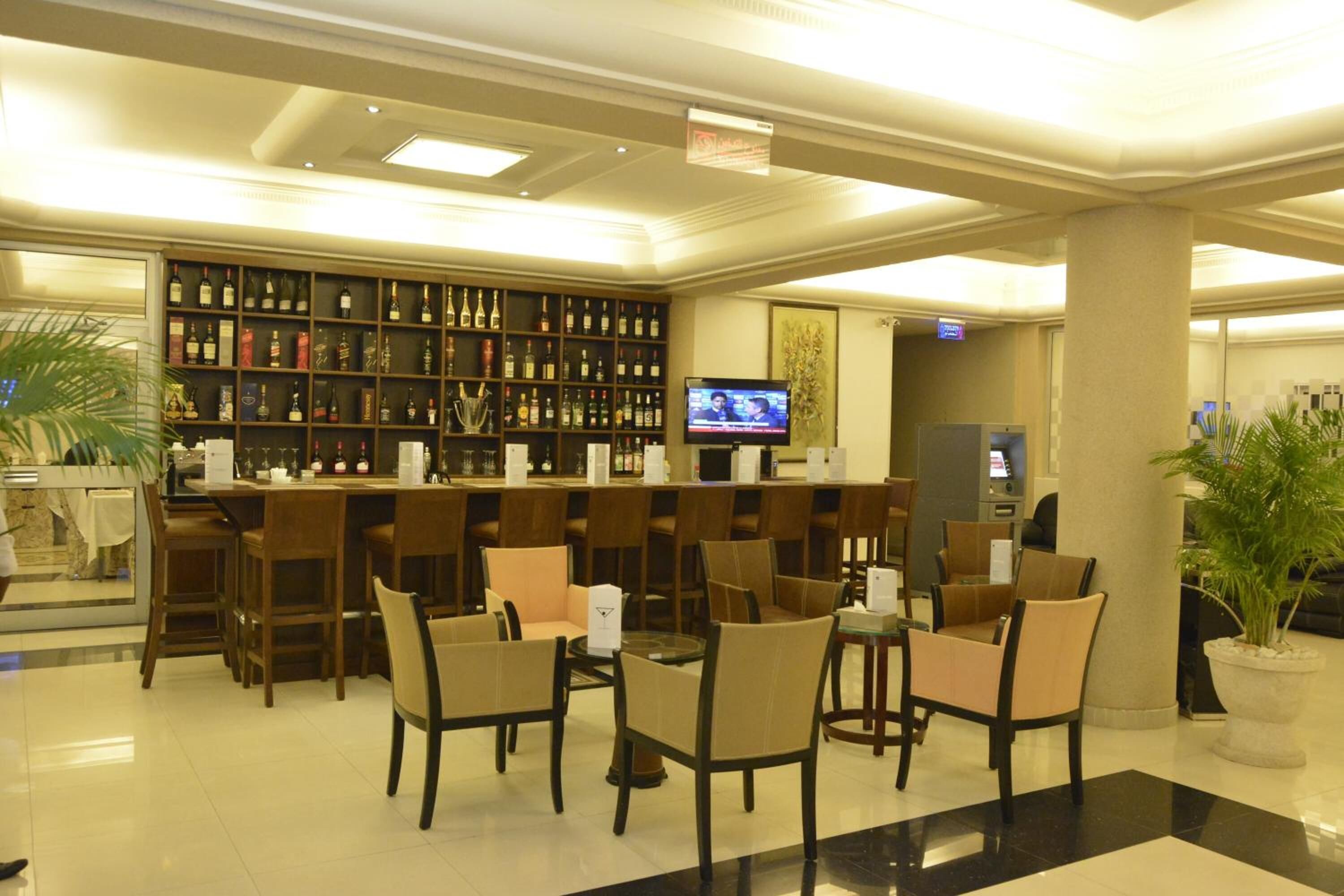 2 bar/lounge